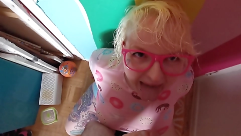 She's a littlericop parts gets fucked by her boss