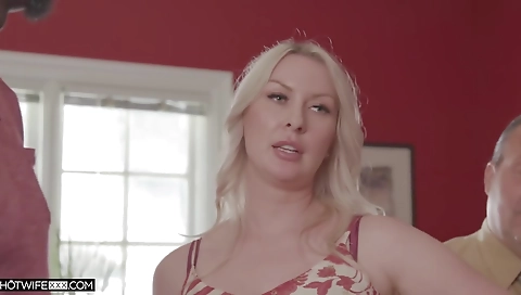 She's a littleymella foxx in the kitchen and ready