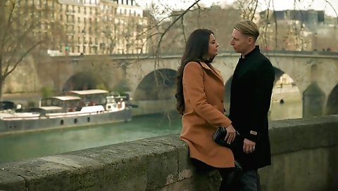 Married guy with a hot brunette