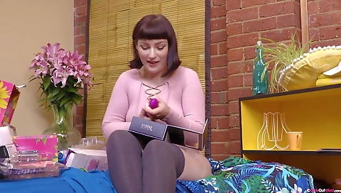 Sexy young chick fucks like a slut