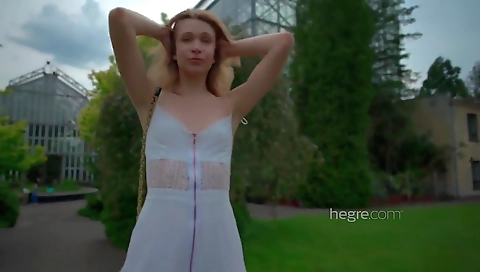 Sexy blondie with huge ass gets fucked