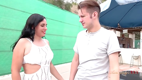 Suckolo musict pitch with a girl