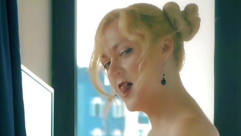 Sexy blonde fucked her tight pussy with overalls