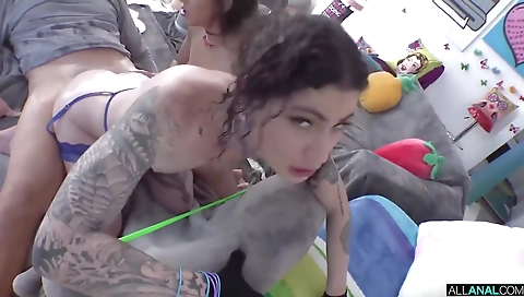 Sexy blonde slutty with ara devil vanilla andc guysi's best friend